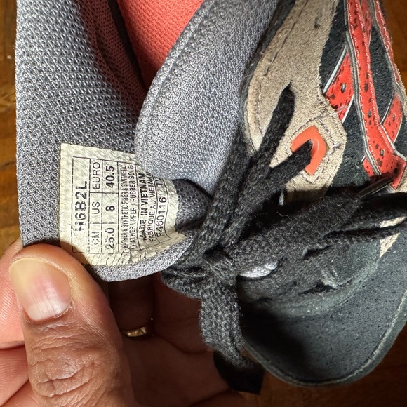 ASICS - Picture 5 of 6